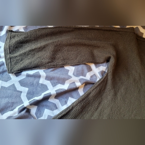 Anthropologie Sparrow Olive Green 3/4 Sleeve Light Knit Top Sz Small - Picture 4 of 10